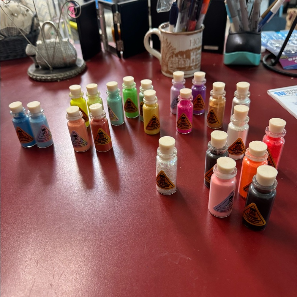Makeup A Murder Colorful Eyeshadow Pigment Set (22)